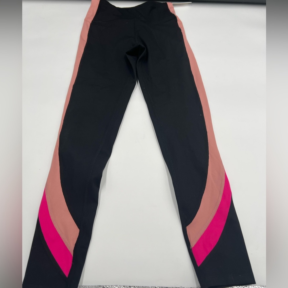 Women’s Calvin Klein Super high waisted‎ 7/8 leggings. Size XS NWT Retail $59